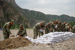 记者：浙江队赴韩日考察亚冠对手 已有中东豪门报价竞争莱昂纳多